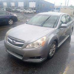 2011 Subaru Legacy (Salvage Title)