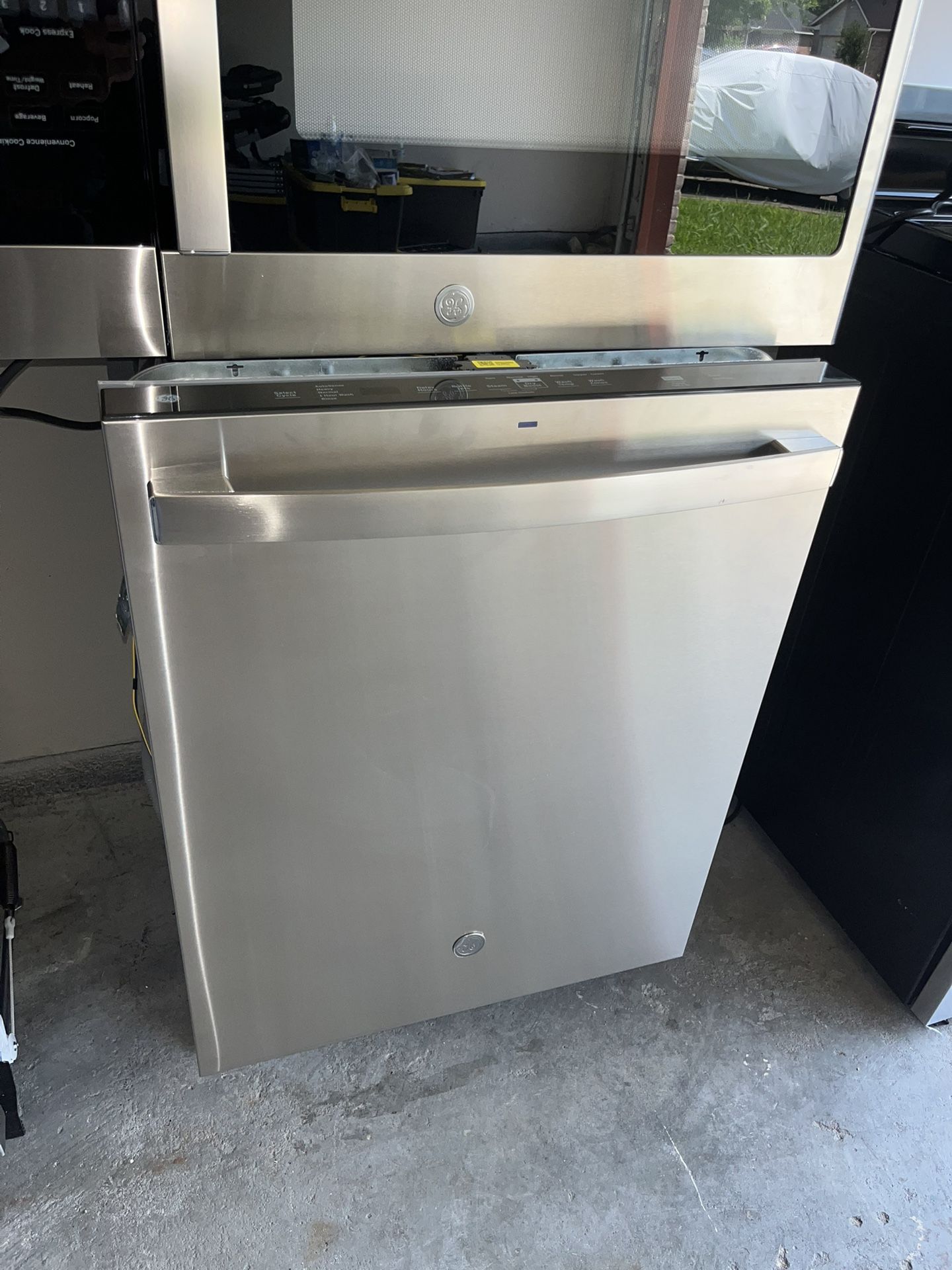 Dishwasher / Whirlpool / Brand new Never used