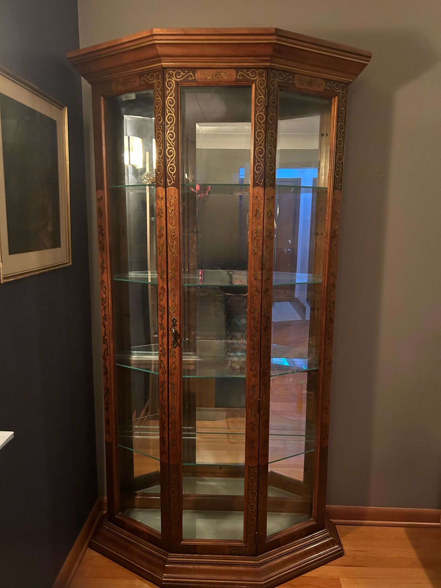 VINTAGE 1970s Drexel Heritage Chinoiserie Curio Cabinet