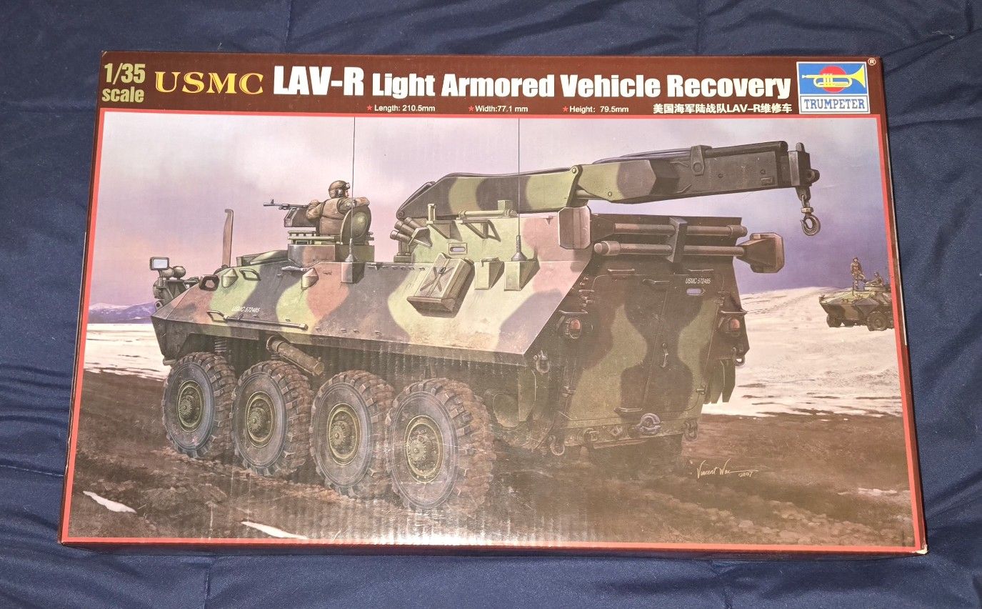 Trumpeter 1/35 USMC LAV-R Light Armored Recovery Vehicle