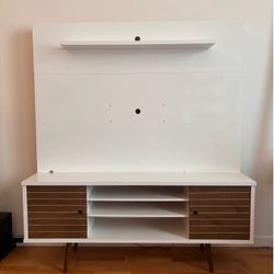 TV Stand / Entertainment Center