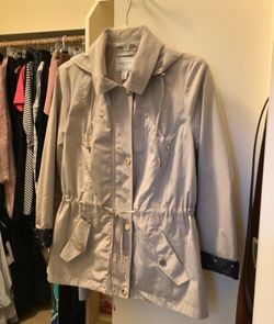 Beautiful raincoat very nice color size is small water resistant CHARTER CLUB. $ 25