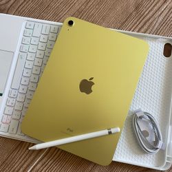 Apple iPad 10th Generation 256GB  With  Keyboard case and Pencil 