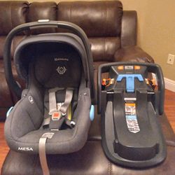 UPPA BABY MESA CAR SEAT 💺 AND BASE 