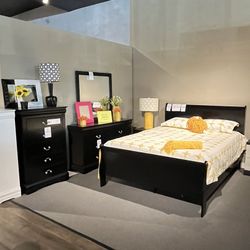 Queen Bed, Dresser, Mirror And Nightstand 