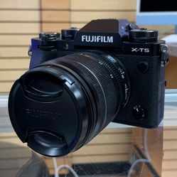 FujiFilm X-T5 Camera with 18-55mm Lens