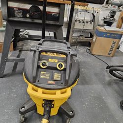 Dewalt 10 Gal. Dust Extractor DWV012