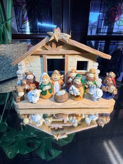 Miniature Kids Nativity Scene with Creche, Set of 12 Rearrangeable Figures (Northridge)