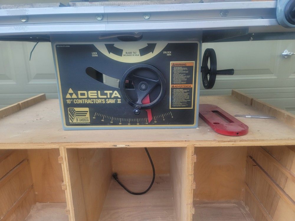 Delta 10" Table Saw
