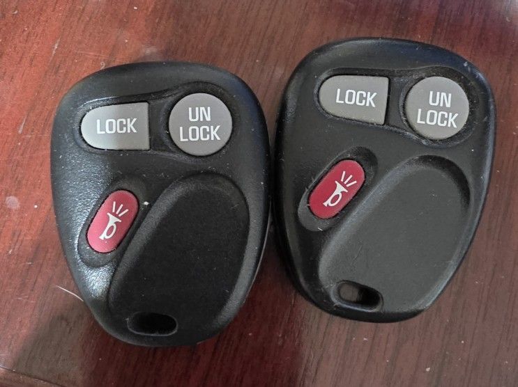 Chevy Silverado Sierra Remote Alarm Key Fob 1(contact info removed) FCC ID: KOBUT1BT