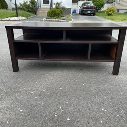 TV STAND / TABLE