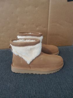 UGG Classics mini Snugscape Boots