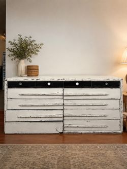 Vintage Real Wood Dresser (Furniture)