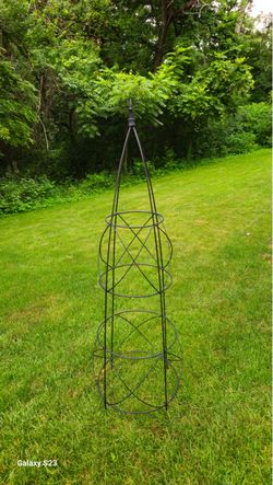 Black Wrought Iron Garden Trellis