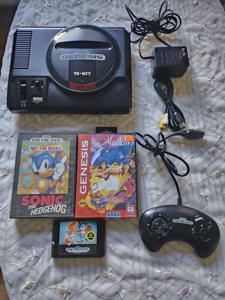 Sega Genesis Original Model I Gaming Sytem With 3 Games and All Wires