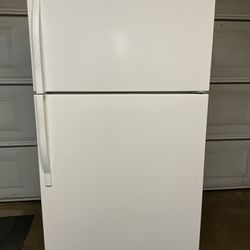 Kenmore Refrigerator Dimensions Is 66Hx33Wx30D Working Great 