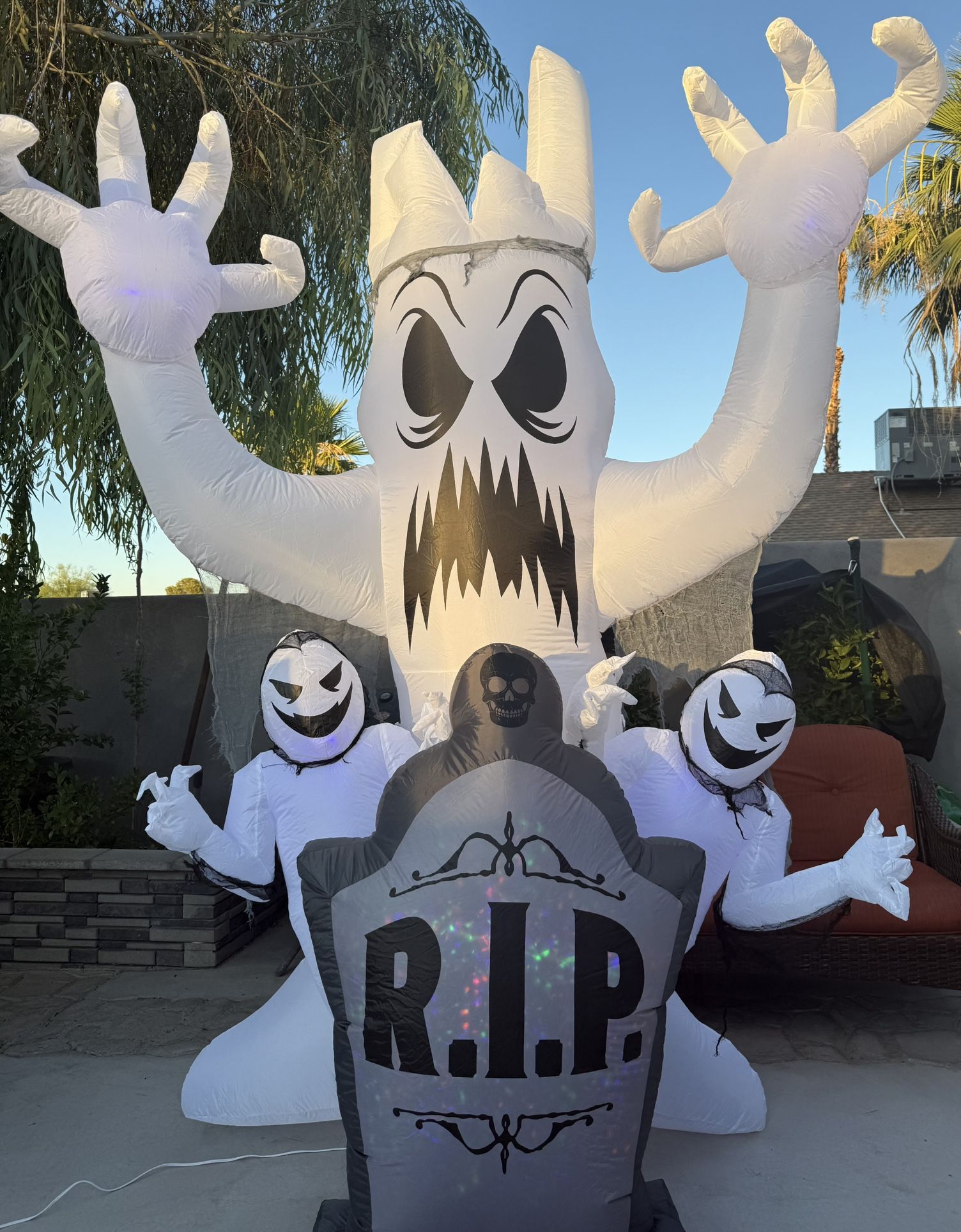 Halloween GEMMY 10. ft Haunted Graveyard Scene Led Ghosts Blowup Inflatable NEW