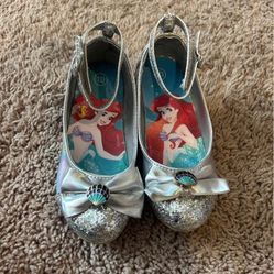 Toddler girl Princess Ariel shoes with heel. Size 10T.