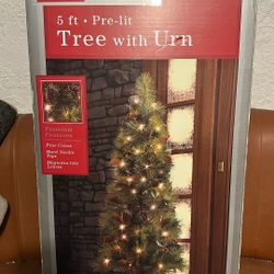 5 Feet Christmas Tree, Brand New. The regular price Was $69.99. It’s Very cheap now.