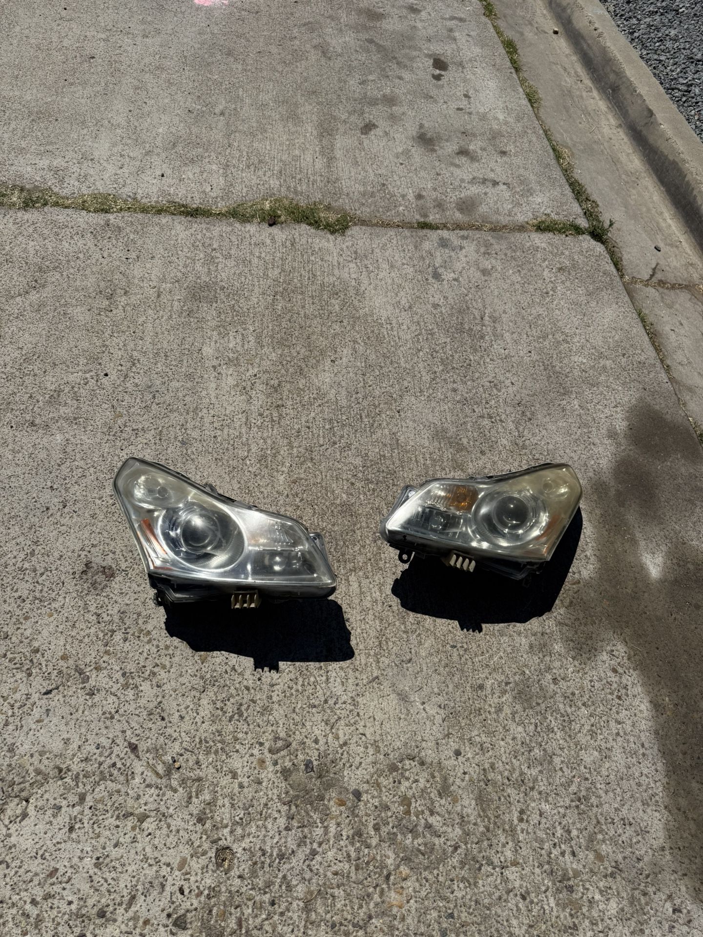 G35/ G37 Sedan Headlights