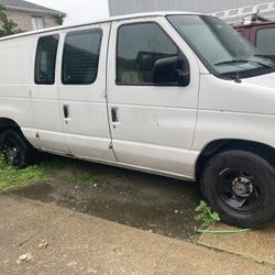 2000 Ford E-150