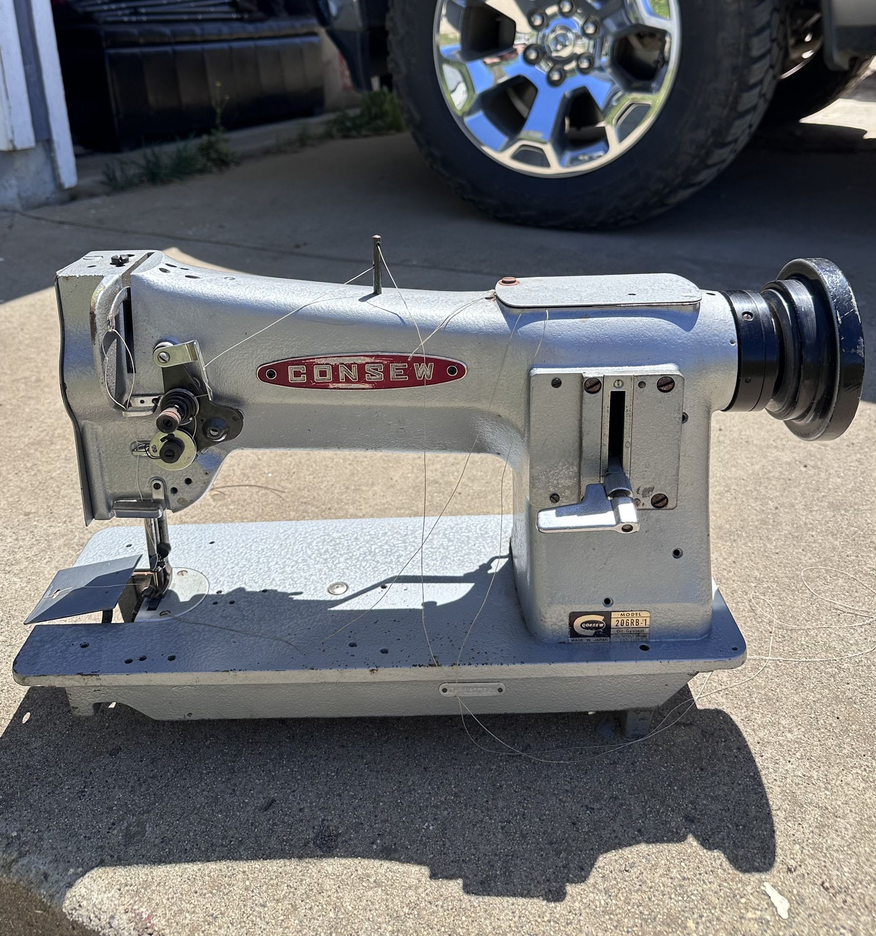 CONSEW 206RB 1 INDUSTRIAL SEWING MACHINE