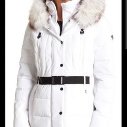 Stay Warm and Stylish with Our Premium Down Jackets!**