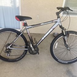 Trek Mountain Bike 
