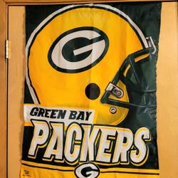 NFL, Green Bay Packers: preowned, as is. Large Packer Flag (24"×38"), firm.