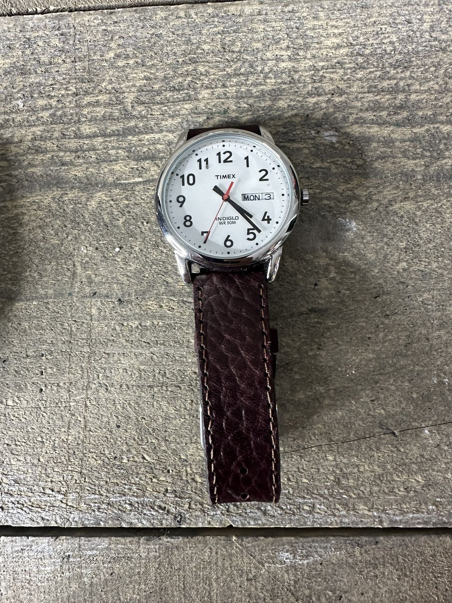 Timex T20041 Men's Easy Reader Brown Leather Wrist Watch Indiglo Date 35MM Case