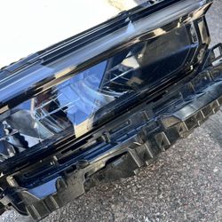 Jeep Grand Cherokee Headlight 