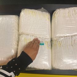 Size One Diapers Pampers/parents Choice 