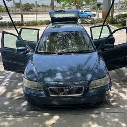 2006 V70 Volvo wagon