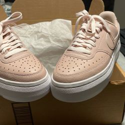 BRAND NEW CUTE FEMALE NIKE’s