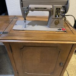 1960 Singer Sewing Machine In Cabinet