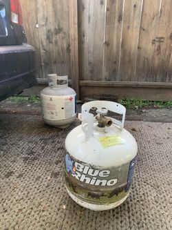 2 Gas Tanks