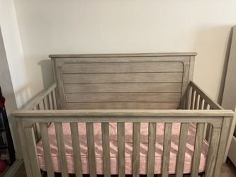 CRIB WITH MATTRESS