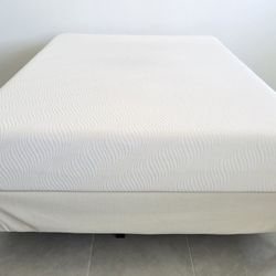Full Memoryfoam Mattress, Boxspring & Frame