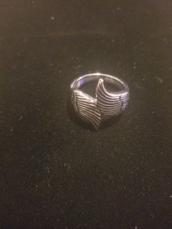 Double wing ring