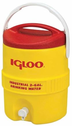 Brand new IGLOO 2 Gallon water tank