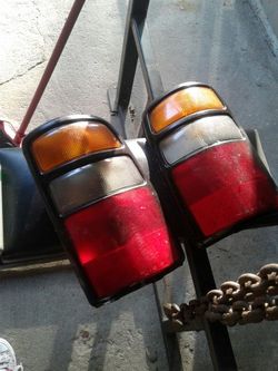2005 Yukon taillights