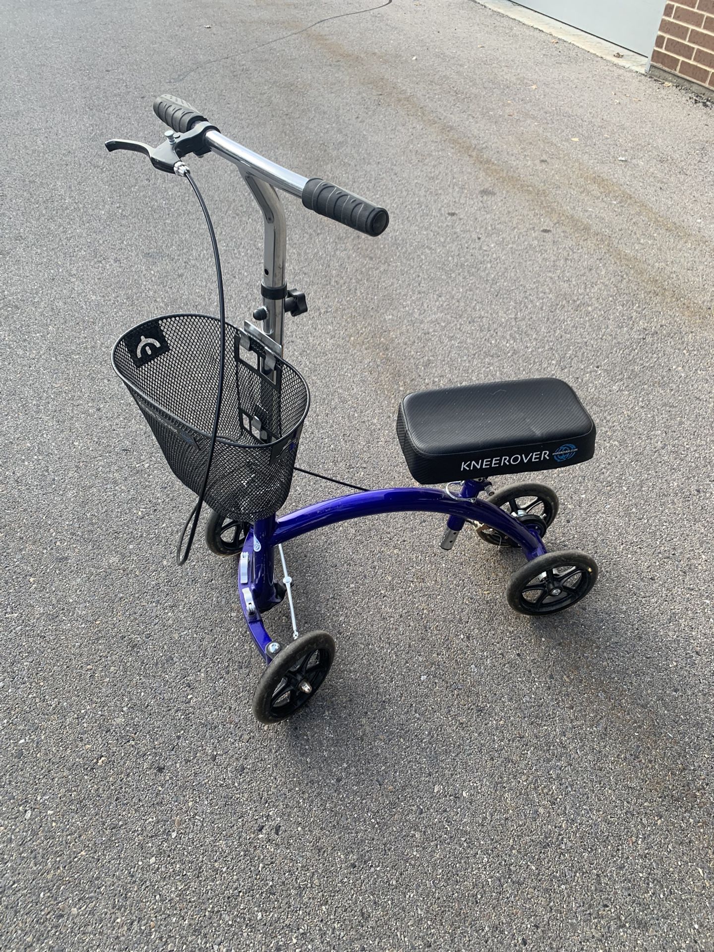 KneeRover® Deluxe Knee Cycle Steerable Knee Walker