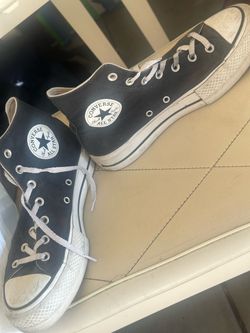 Size 8 Converse Chuck Taylor All Star High Top Sneakers