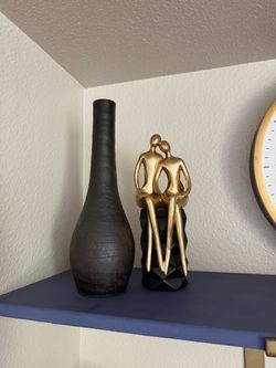 Black Ceramic Vase and Gold Couple Figurine Set