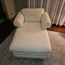 Lounger BEAUTIFUL condition  $ 500 Obo