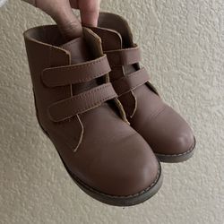 Toddler Size 9 Brown Velcro boots