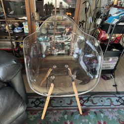 CLASSY ACRYLIC CHAIR