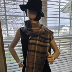 $25.00 - Women's 100% Wool Black Hat + Large Reversible Patterns Scarf/Shawl Wrap!