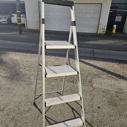 ((Price Adjusted)) Ladder Fortable Home