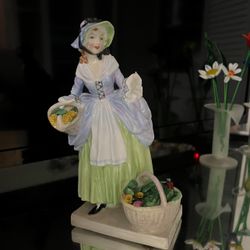 Royal Doulton Figurine "Spring Flowers" HN1807 Gorgeous!